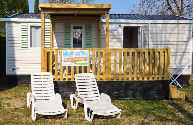 Mobilehome with pools for children and adults