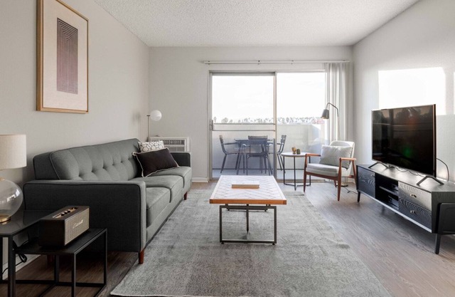 Mod Koreatown 1BR w/ Pool, Gym, nr. Wiltern Theatre by Blueground