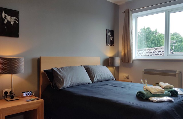 Modern 1-bed Flat in Wigan