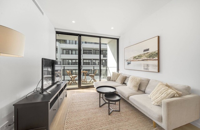 Modern 1-Bed with Incredible Building Amenities