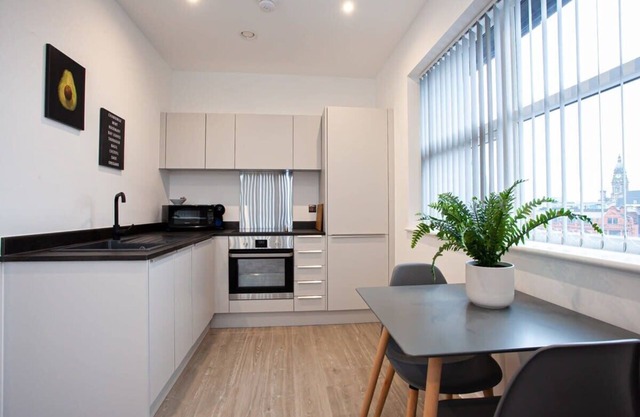 Modern 1 Bedroom Apartment in Central Bolton