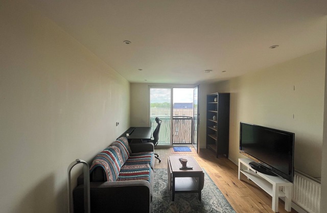 Modern 1BD Flat - 5 min walk to Battersea Park!