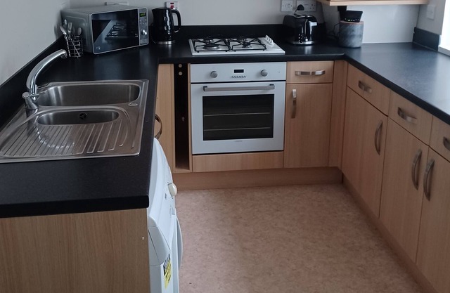 Modern 2 bed flat near Newcastle City Centre with private parking