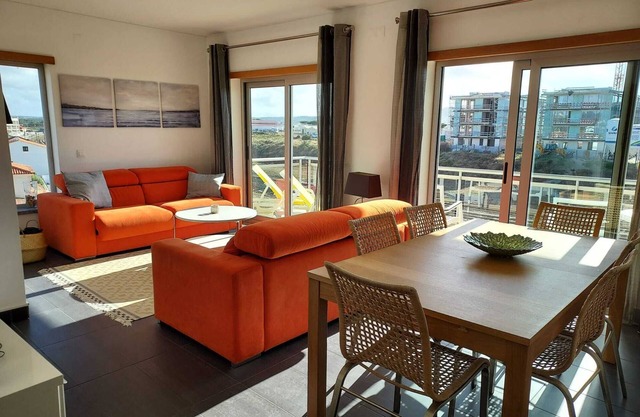 Modern 2 Bed with Large Balconies - Pool & Sea views, Sun all day