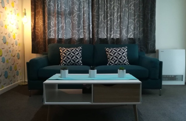 Modern 2 bed apartment - Hokowhitu, close to Massey