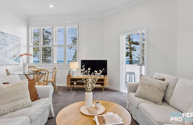 Modern 2 Bed Apartment - Manly Beach Views