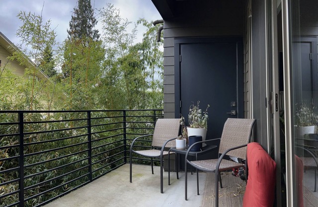 Modern 2-bedroom condo in Coveted SE Portland