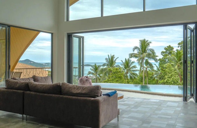 Modern 2-bedroom villa near Chaweng with infinity pool, sea views, and modern amentities