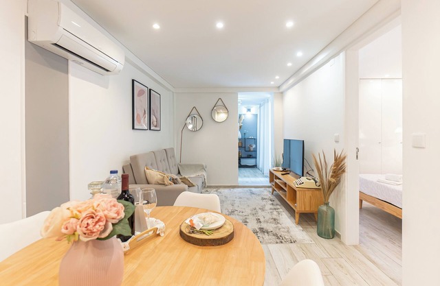 Modern 2 bedroom villa for 5 people with garage 5 minutes from downtown