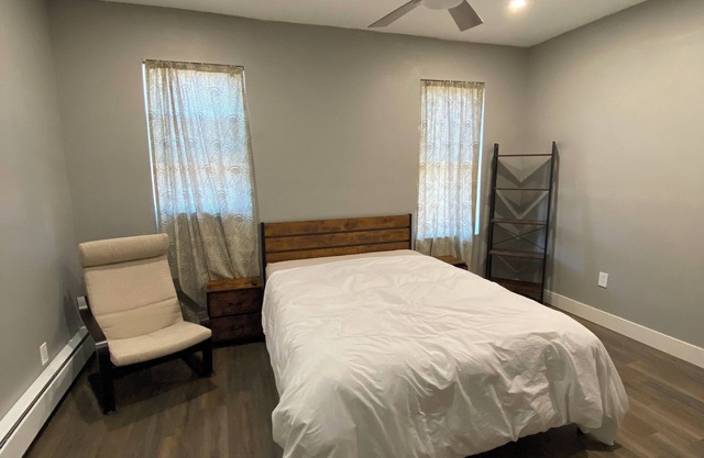 Modern 2-bedroom with WiFi, AC, Heat, near Philadelphia Zoo/Fairmount Park.