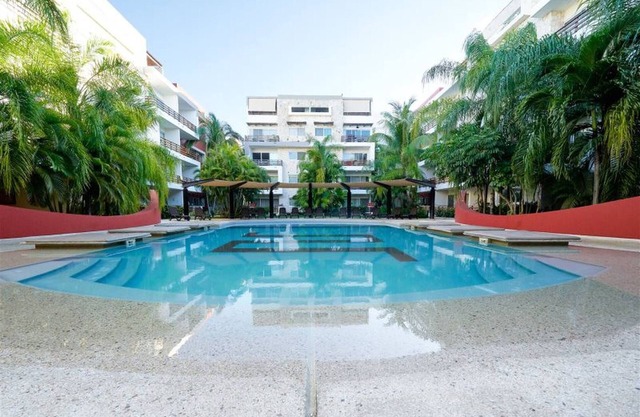 Modern 2 BR Condo, Pool, BBQ & Gym - Sabbia Condos