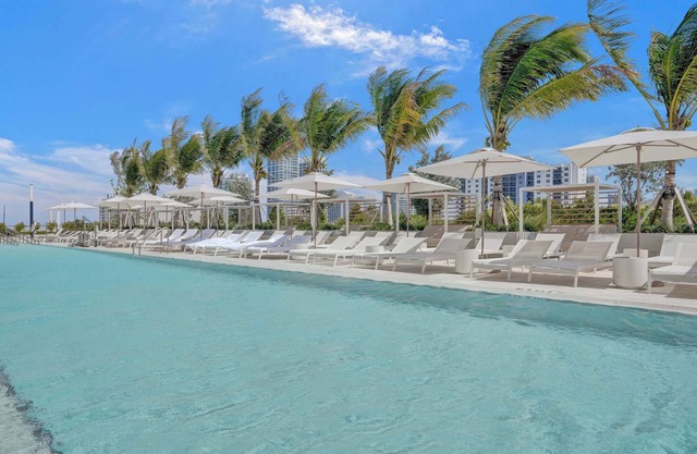 Modern 2BR/2 BA with Ocean Views | Prime Miami Beach Stay