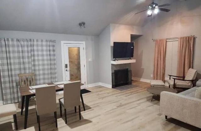 Modern 2BR Near Central Austin