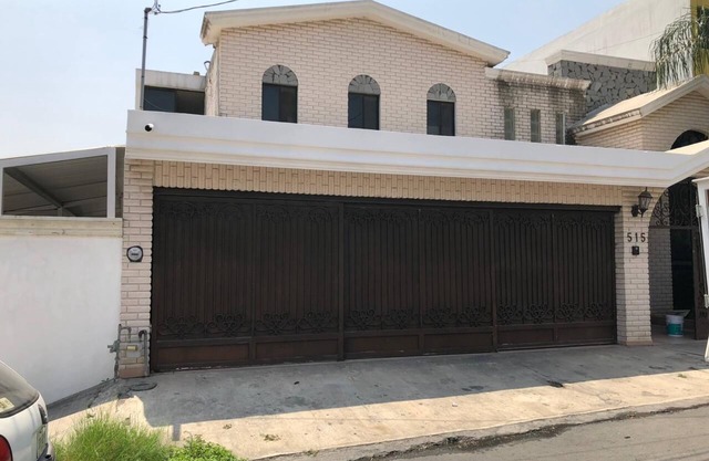 Modern 3 BDR Home, Ideal Location Cumbres 3 1/2 bath