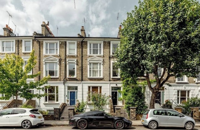 Modern 3-bedroom flat close to Regent's Park