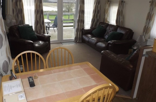 Modern 3 bedroom lodge at Avonvale Holiday Lodges