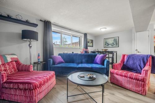 Modern 3 Bedroom Suite Near Downtown & Stampede Grounds