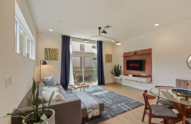 Modern 3-Level 3BR/3BA Gem in West Sac