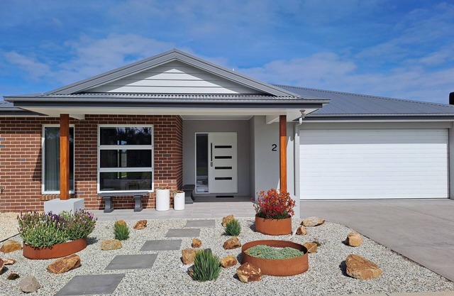 Modern 4 bedroom Family Home in Inverloch