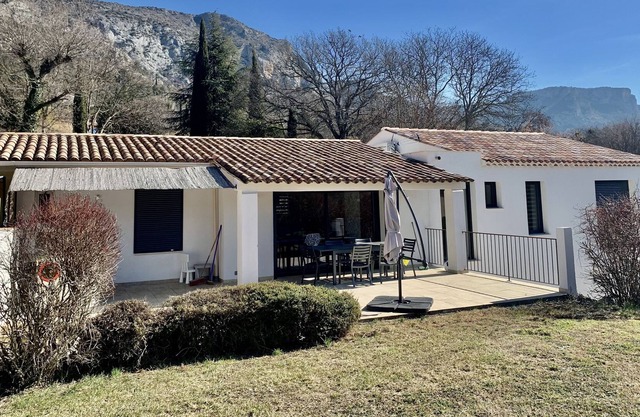 Modern 4* house, spacious 130m2 and air-conditioned