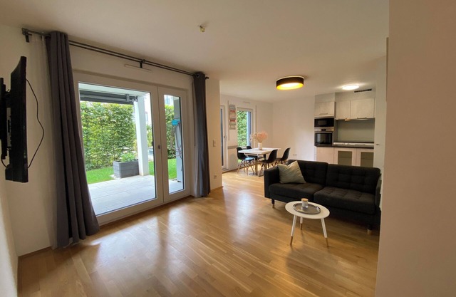 Modern 4-room apartment in the heart of Nuremberg - central location & comfort