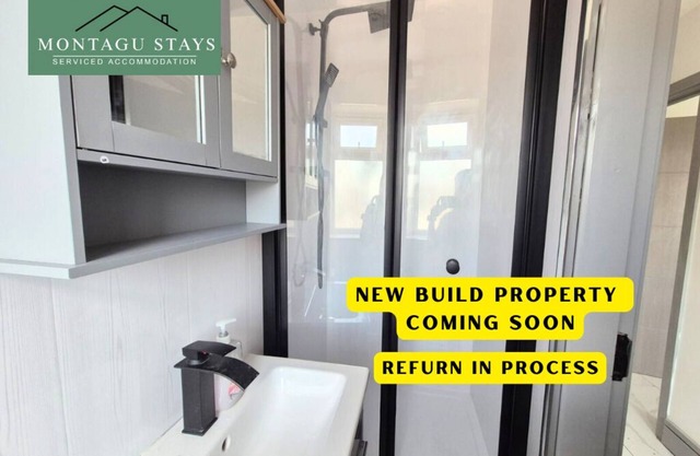 Modern 4BR House Long Stays Garden & Parking