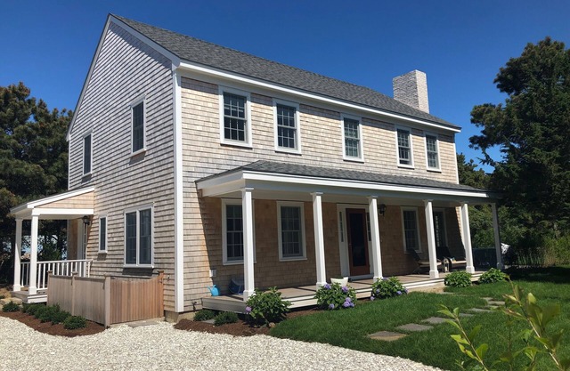 Modern 5 Bedroom Home. Newly constructed. Large yard. Close to beaches and town.