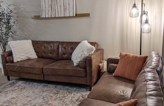 Modern 5 bedroom Home Near Payson Temple, Young Living, and the Red Barn