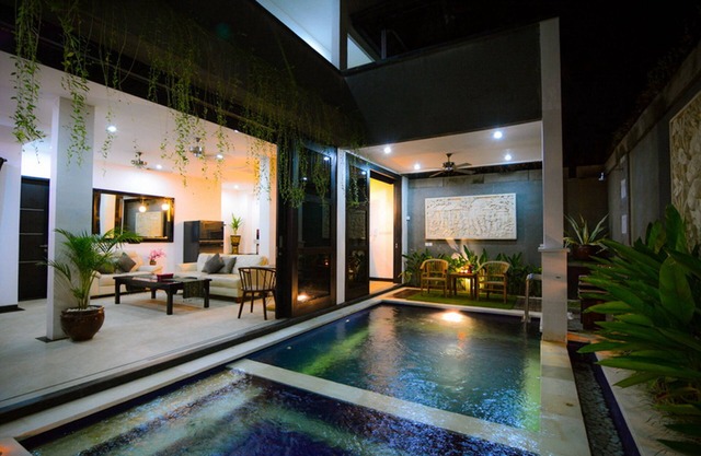 Modern 5BR Villa Located In The HEART Of Legian, 15Min Walk To The Beach!