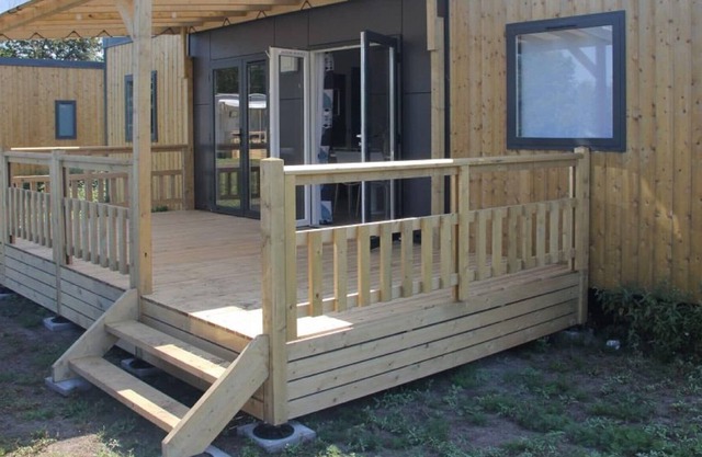 Modern 6-person chalet in the Frisian countryside, 3 bedrooms and WiFi