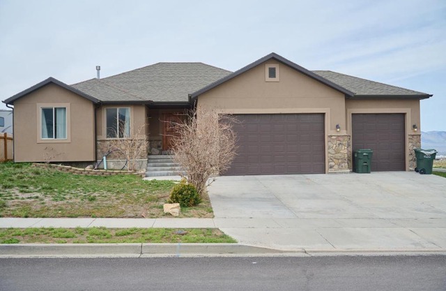 Modern 7 bedroom 4 bathroom home Tooele 16 Guests