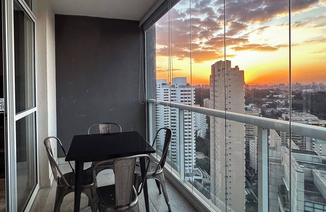 Modern and cozy executive apartment with a wonderful view in Morumbi!