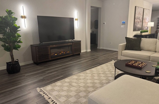 Modern Aggie-Friendly Retreat - College Station/Bryan