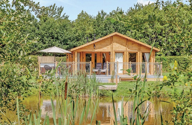 Modern and bespoke luxury lodge perfect for couples looking for a revitalizing escape.