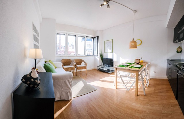 Modern and charming apartment in centre lisbon. Nice view and free internet!