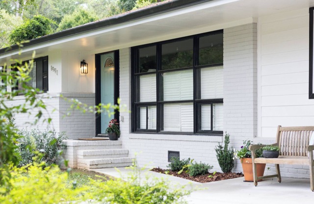 Modern and clean home, quick access to attractions