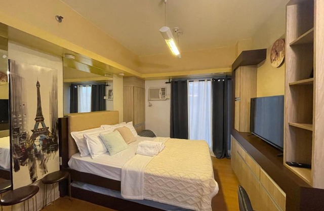 Modern and Cozy Condo in 8Adriatico near PGH, SLMEC and US Embassy
