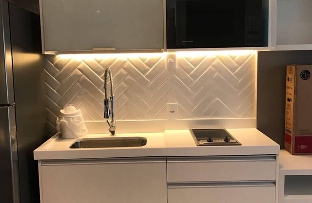 Modern and new studio! Close to the metro.