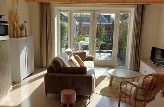 Modern and tastefully furnished holiday home for 4 people, free WiFi, ideal base for many trips in the area