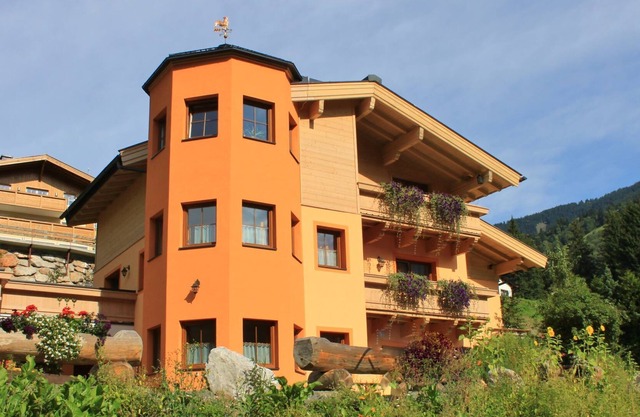 Modern Apartment in Saalbach-Hinterglemm with Sauna