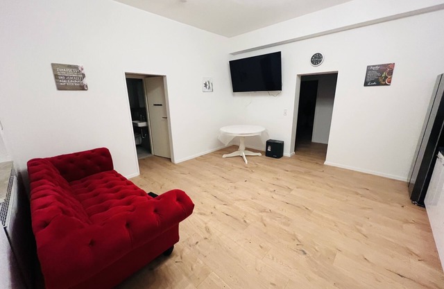 Modern Apartment 6 Beds Wifi Parking 3 Bedrooms