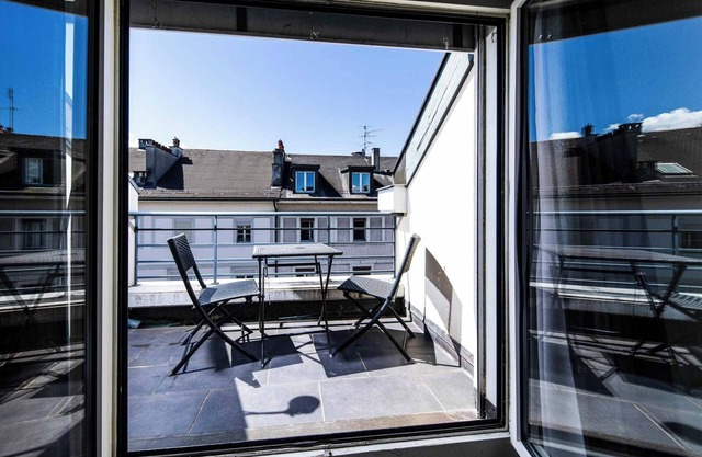 Modern Apartment - AC- 1br-2p- Geneva