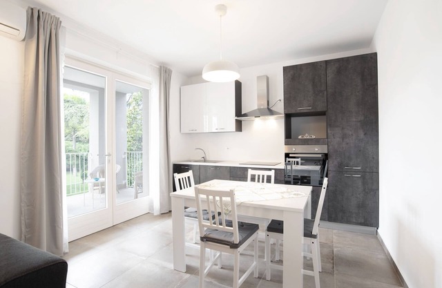 Modern Apartment Close to Lake Garda with Wi-Fi & Terrace