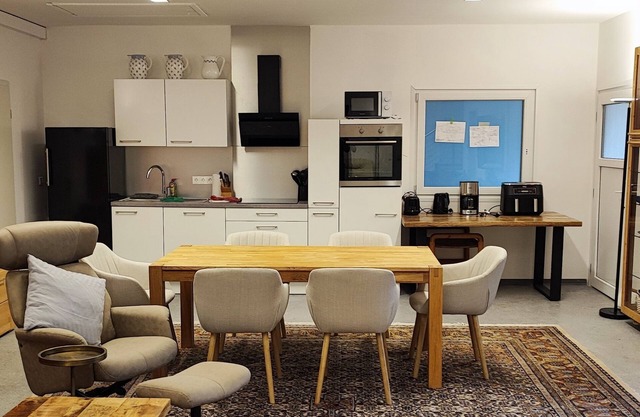 Modern apartment (123m²) near Würzburg with WLAN parking lot Grill+ 75 inch TV
