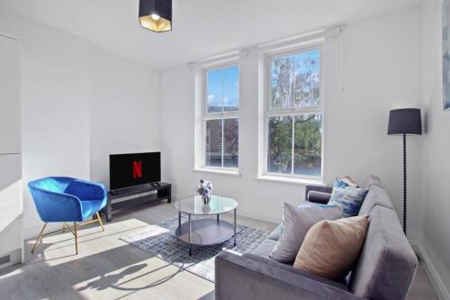 Modern Apartment, Free Parking, Smart TV, Sofa Bed