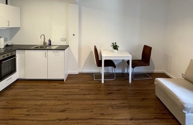 Modern apartment I top city center location I Friesenplatz I 37 sqm