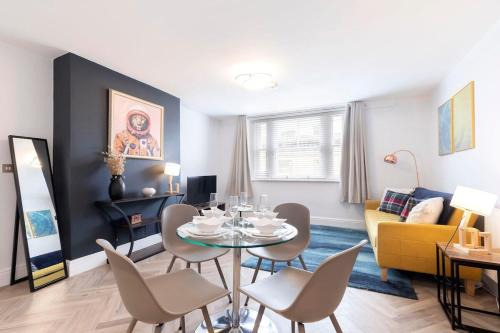 Modern Apartment in Historic Gloucester Quays
