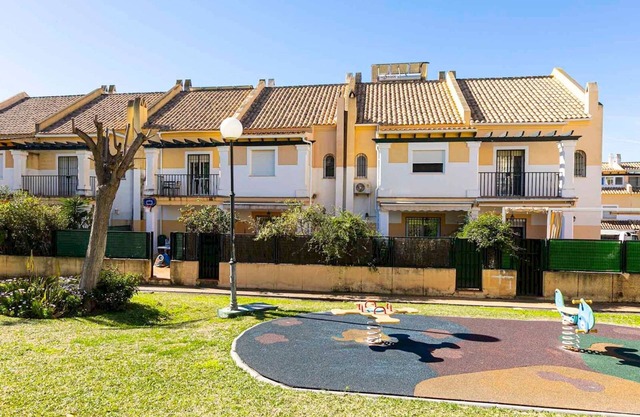 Modern Apartment in Marbella with Pool and Balcony | Pass the Keys