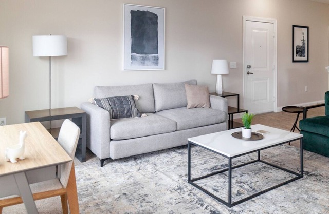 Modern Apartment in Prime Location (ID5458)