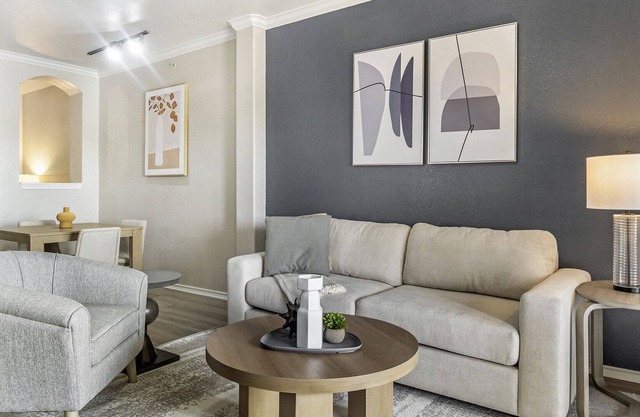 Modern Apartment in Prime Location (ID6329X47)
